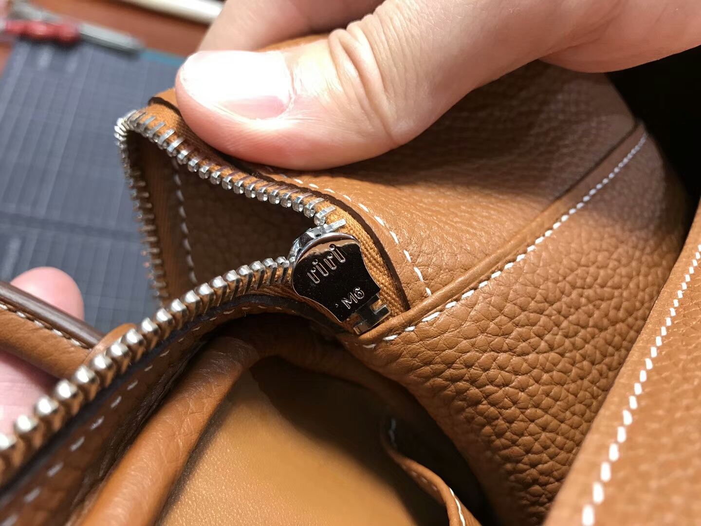 爱马仕 HERMES Lindy 26/30cm evercolour ck37 金棕 银扣 配全套专柜原版包装