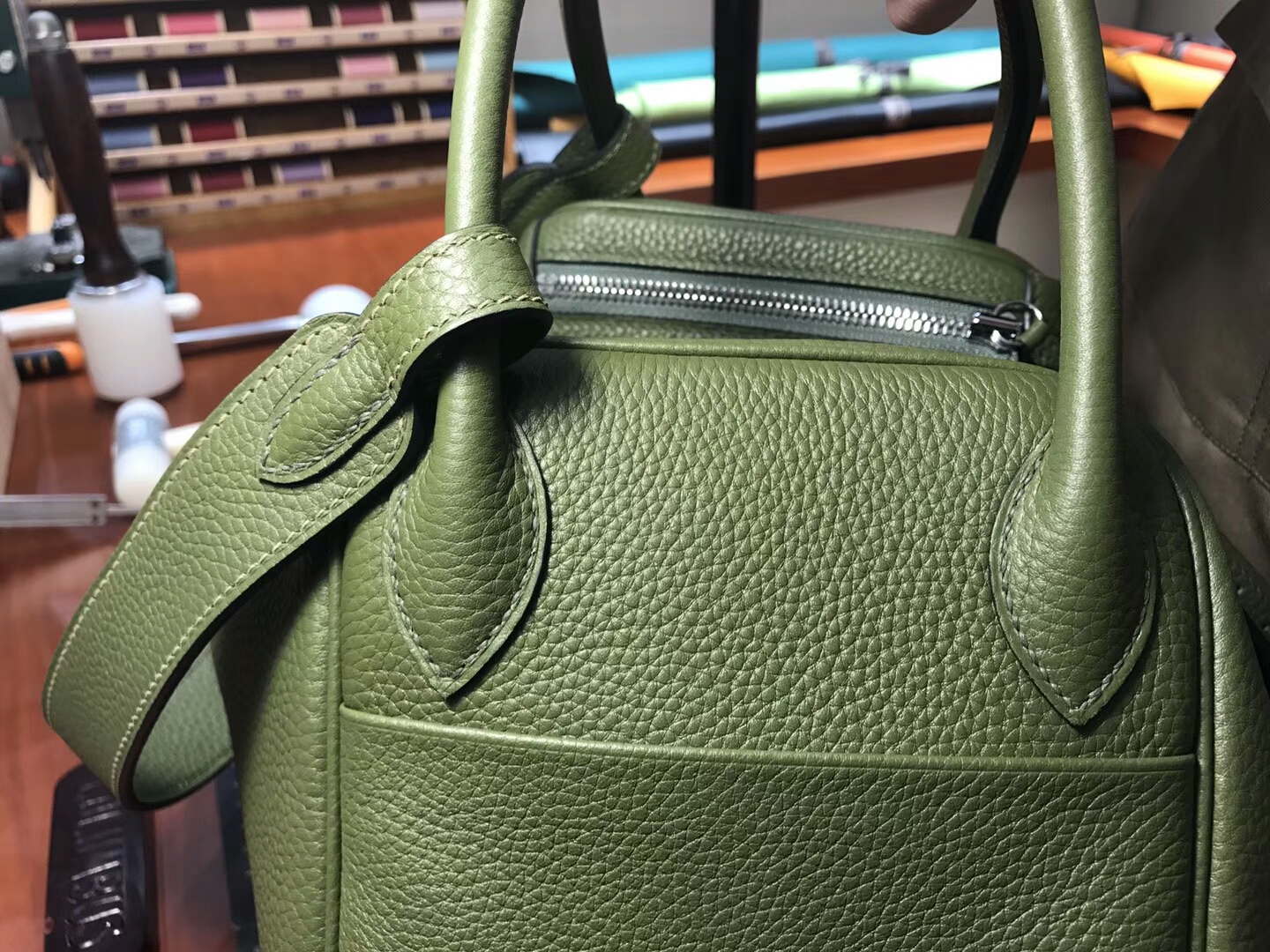 爱马仕 HERMES Lindy 26/30cm 6h橄榄绿vert veronese 银扣 配全套专柜原版包装