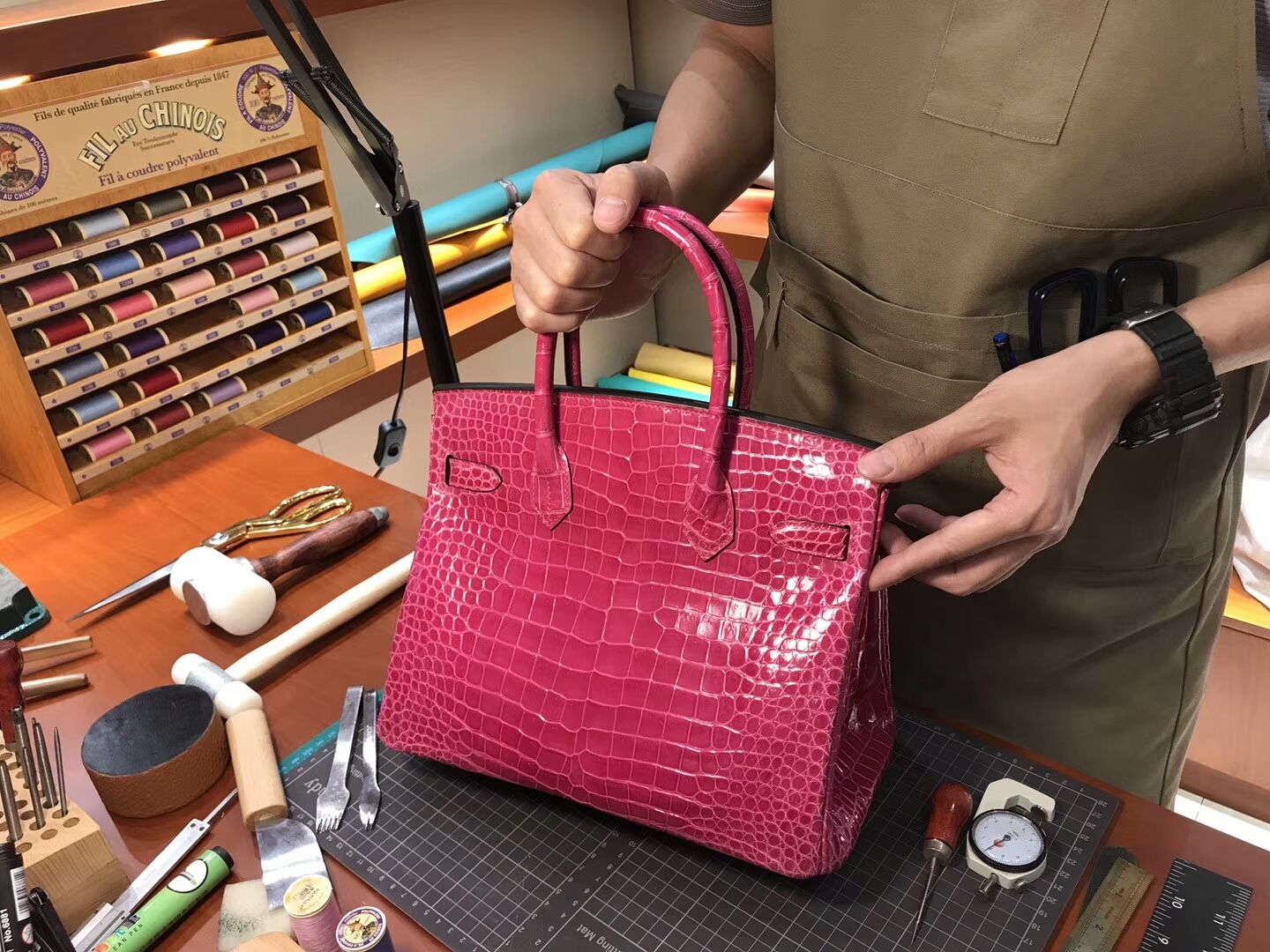 爱马仕 HERMES 铂金包 Birkin 25cm 配全套专柜原版包装 全球发售 鳄鱼 Rose Tyrien 糖果粉 E5
