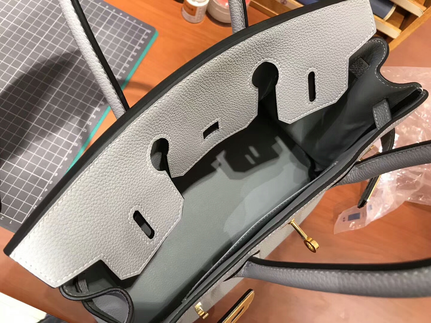 爱马仕 HERMES 铂金包 Birkin 30cm 配全套专柜原版包装 全球发售 海鸥灰 4z gris mouette