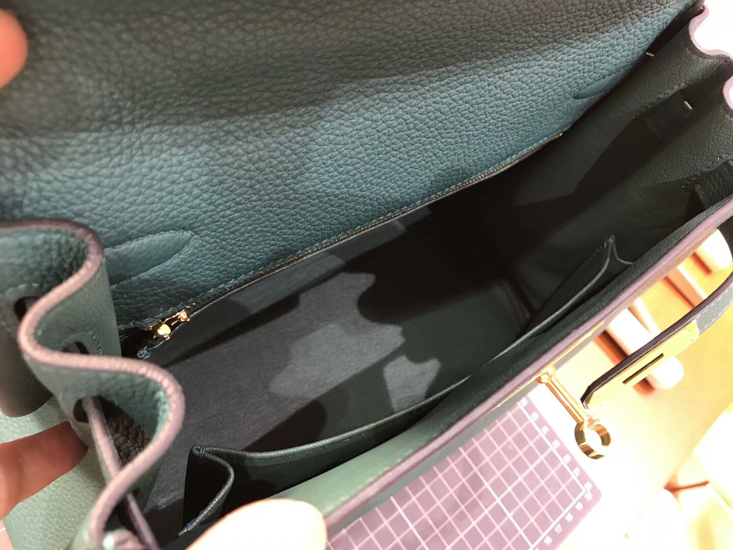 HERMES 爱马仕 Kelly 28CM Togo皮 纯手工蜡线 法国TR级别的进口皮料 配全套专柜包装发票z6 新孔雀绿 malachita