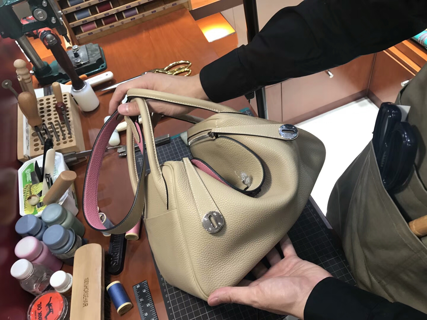 爱马仕 HERMES Lindy 26/30cm s2 风衣灰 trench 银扣 配全套专柜原版包装