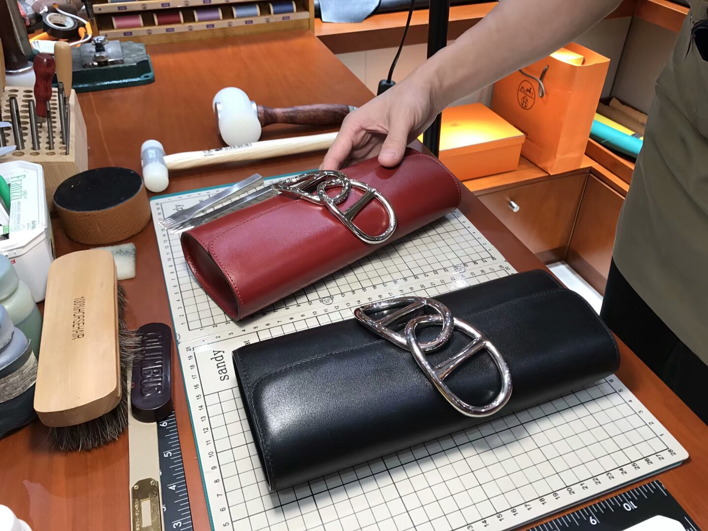 Egee Clutch 猪鼻子手拿包 F5 勃艮第酒红色 Bourgogne HERMES 爱马仕 配全套专柜原版包装 全球发售
