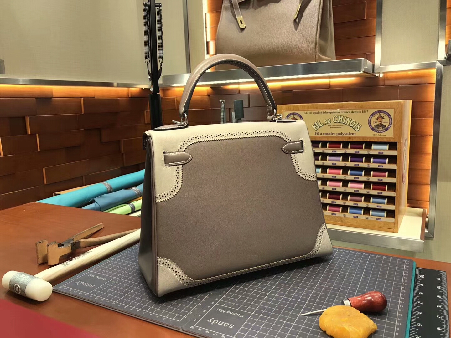 HERMES 爱马仕 Kelly 蕾丝 大象灰 Etoupe 拼 奶昔白 CC10 Craie 现货系列 配全套专柜原版包装