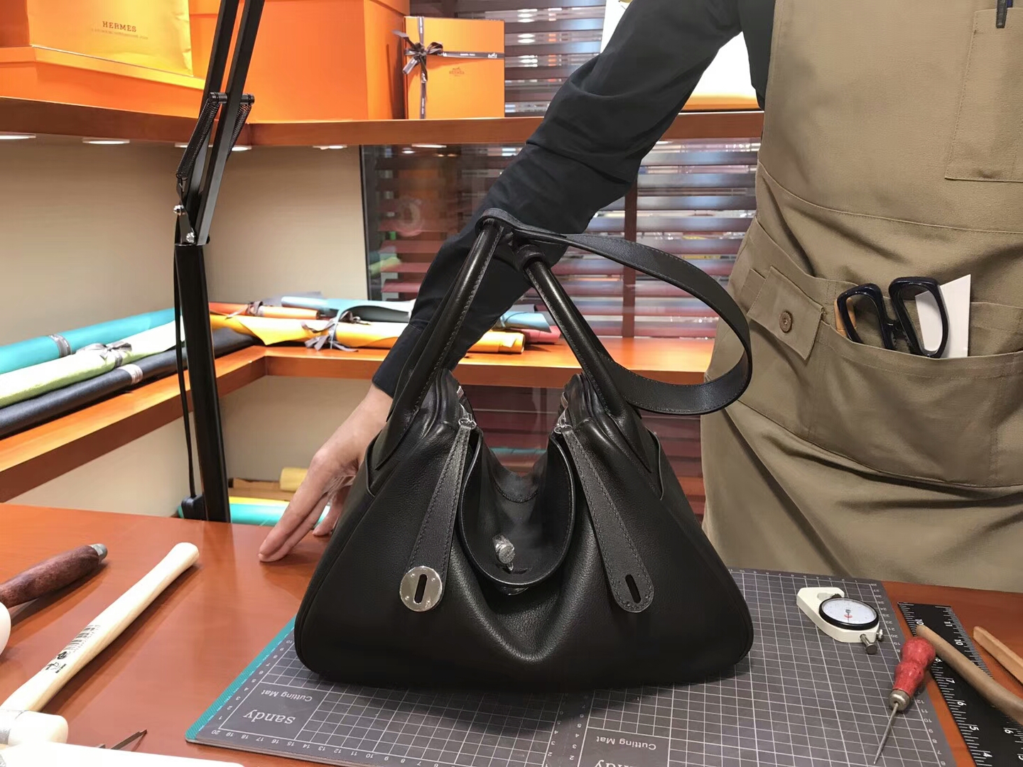 爱马仕 HERMES Lindy 26/30cm swift 89 黑色 noir 银扣 配全套专柜原版包装