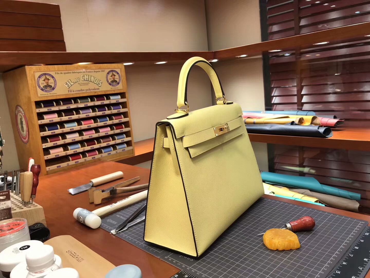 HERMES 爱马仕 C9 鹅蛋黄 Soufre Kelly 28CM 现货系列 配全套专柜原版包装 金扣