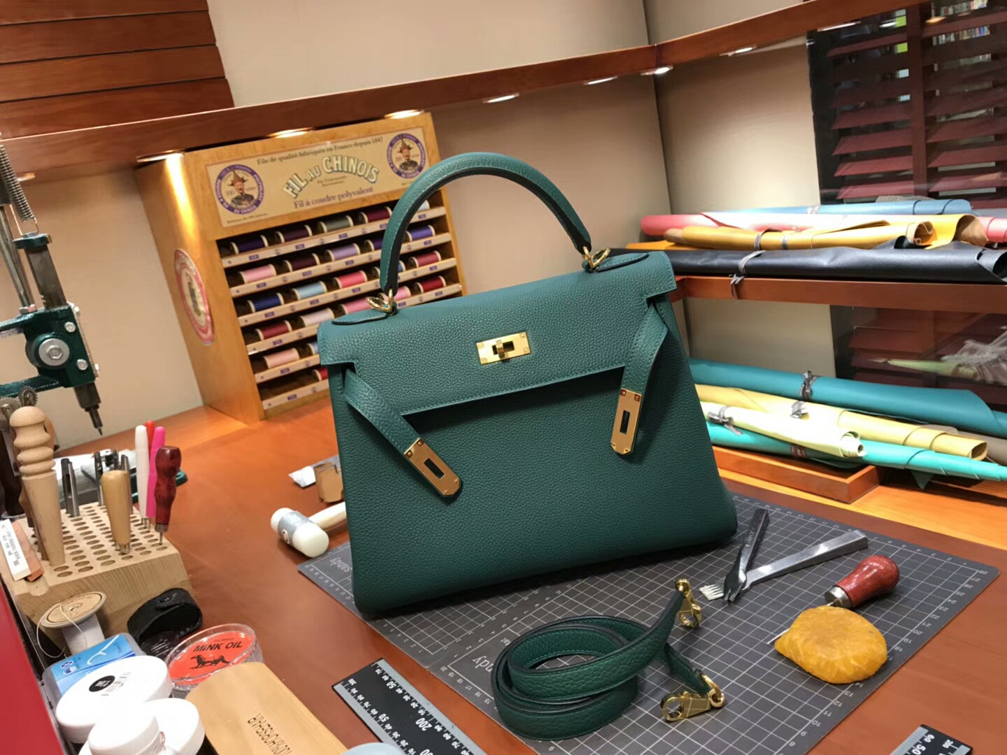 HERMES 爱马仕 Kelly 28CM Togo皮 纯手工蜡线 法国TR级别的进口皮料 配全套专柜包装发票z6 新孔雀绿 malachita