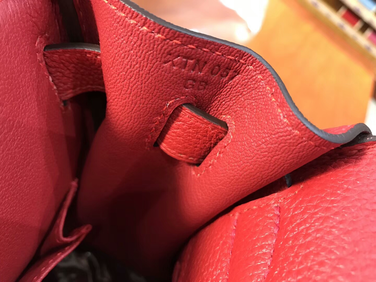 爱马仕HERMES Q5 國旗紅 Kelly 28CM Togo皮 纯手工蜡线 法国TR级别的进口皮料 配全套专柜包装发票