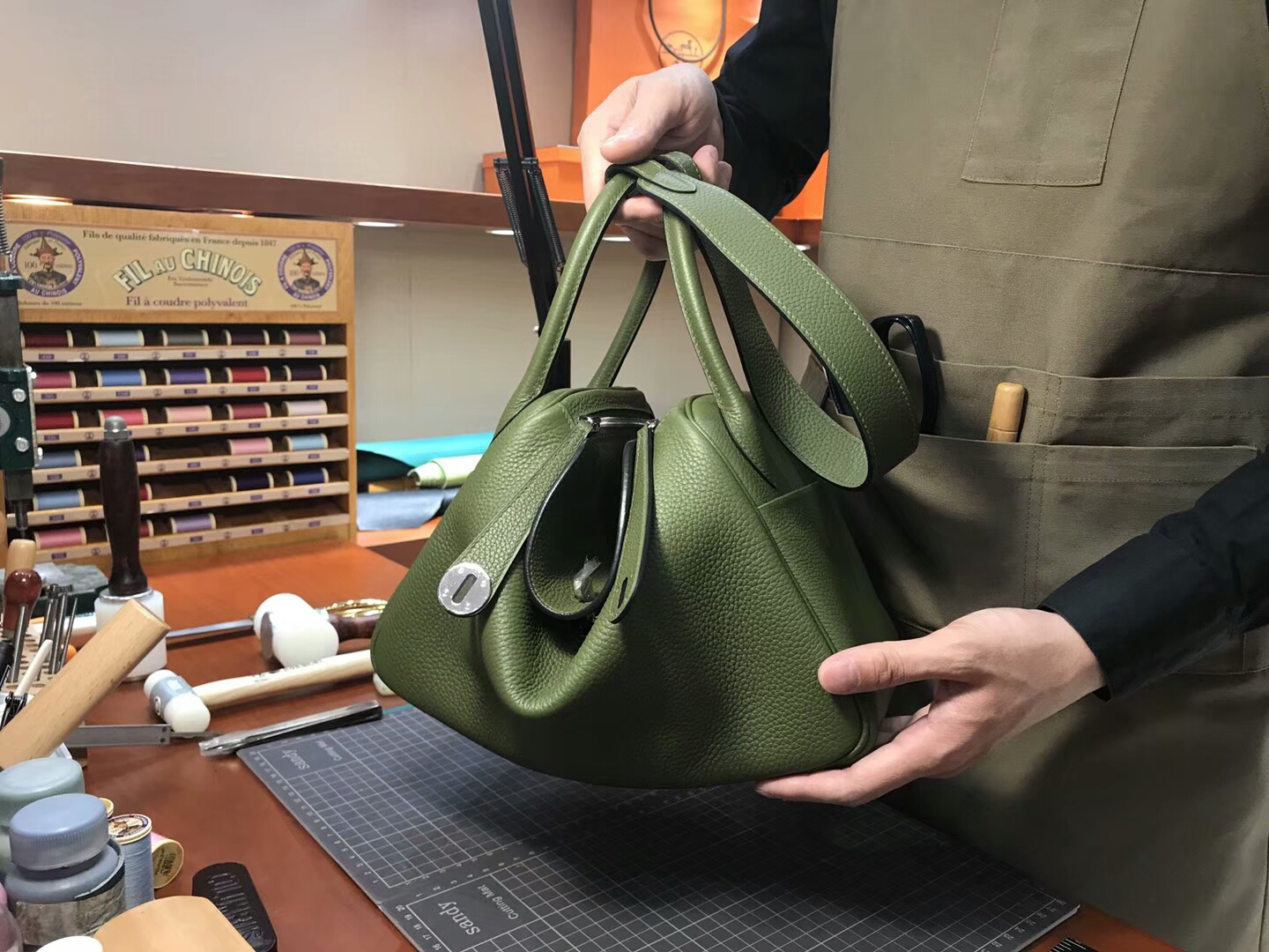 爱马仕 HERMES Lindy 26/30cm 6h橄榄绿vert veronese 银扣 配全套专柜原版包装