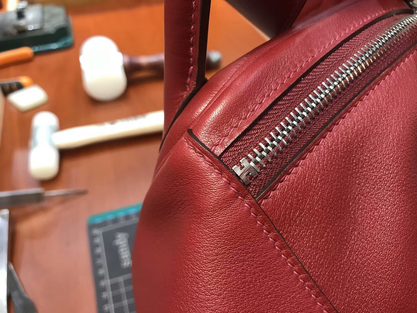 爱马仕 HERMES Lindy 26/30cm  ck55爱马仕红 Rough H 银扣 配全套专柜原版包装