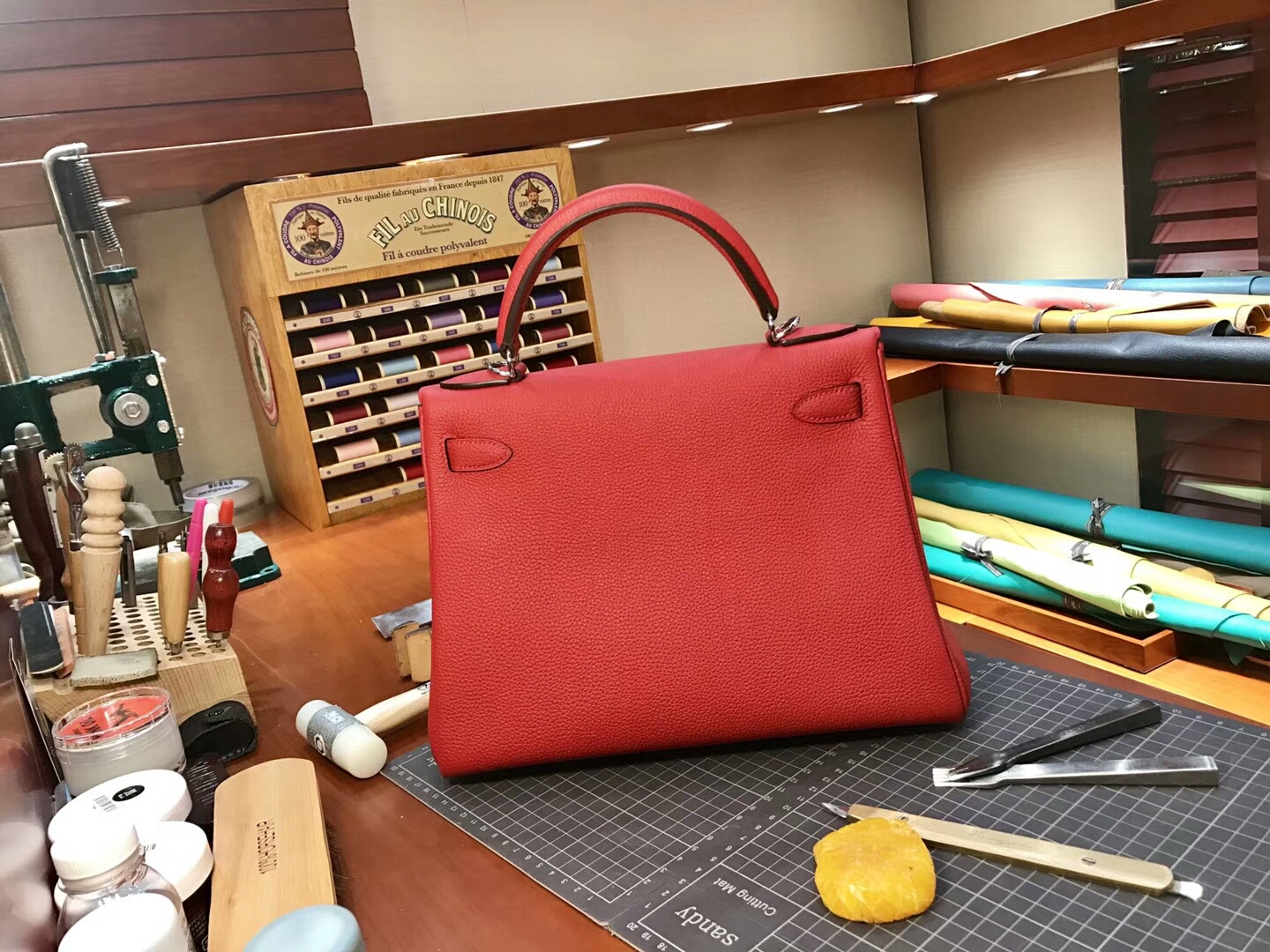 爱马仕HERMES Q5 國旗紅 Kelly 28CM Togo皮 纯手工蜡线 法国TR级别的进口皮料 配全套专柜包装发票
