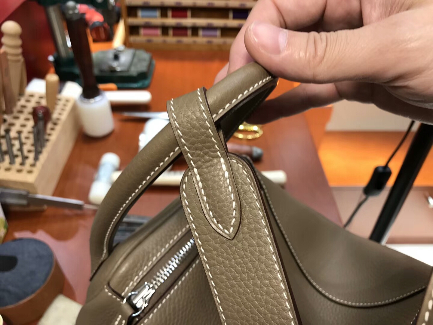 爱马仕 HERMES Lindy 26/30cm 8F 錫器灰 Etain 银扣 配全套专柜原版包装