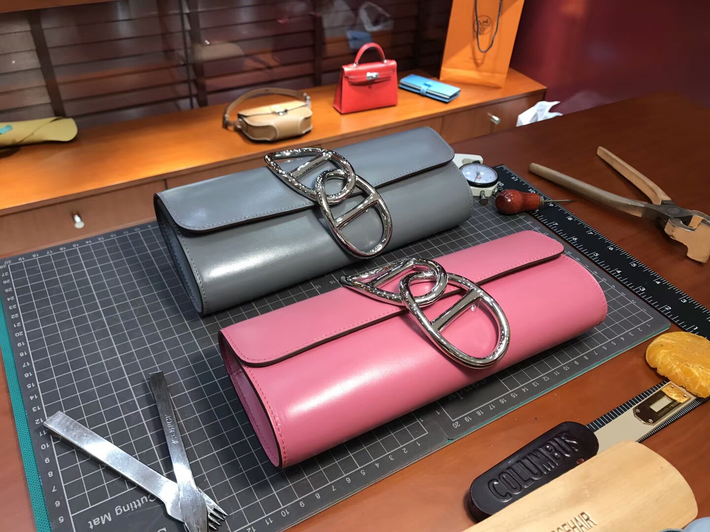 Egee Clutch 猪鼻子手拿包 8F Etain 银锡灰 锡器灰 HERMES 爱马仕 配全套专柜原版包装 全球发售