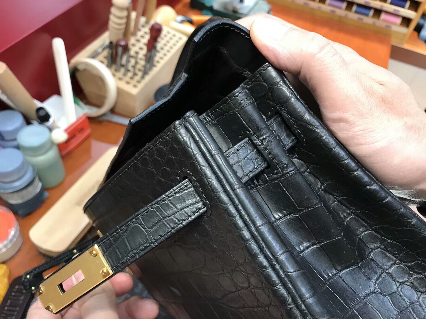 HERMES 爱马仕 BLACK 黑色 Kelly 28CM 哑光鳄鱼皮 纯手工蜡线 法国TR级别的进口皮料 配全套专柜包装发票