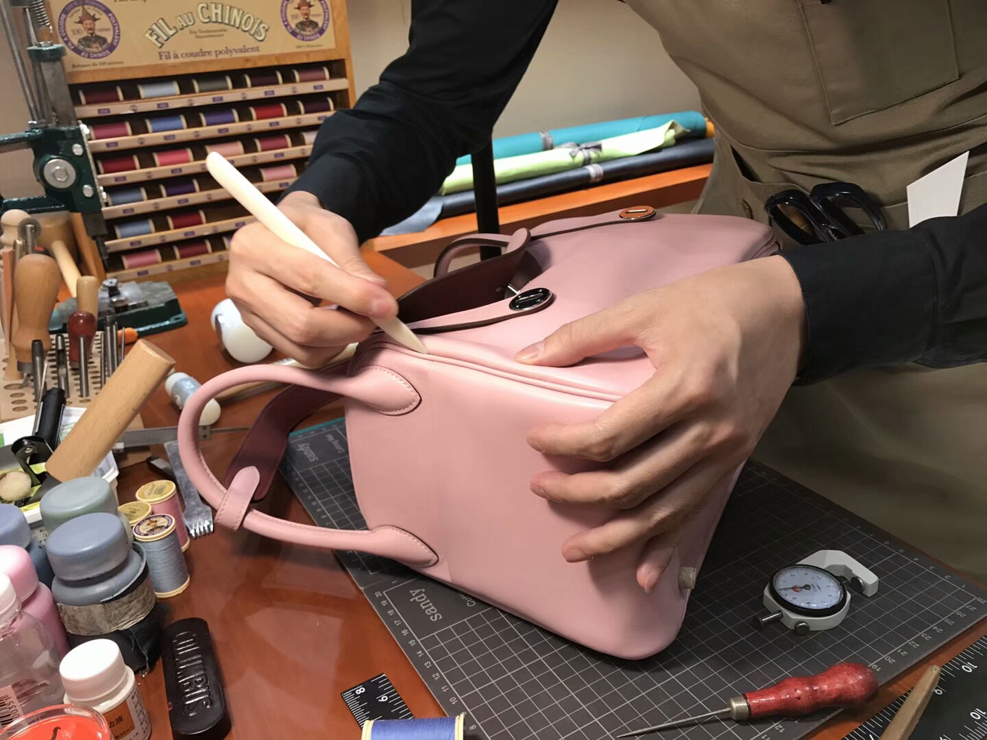 爱马仕 HERMES Lindy 26/30cm 3Q 水粉色 rose sakura 银扣 配全套专柜原版包装