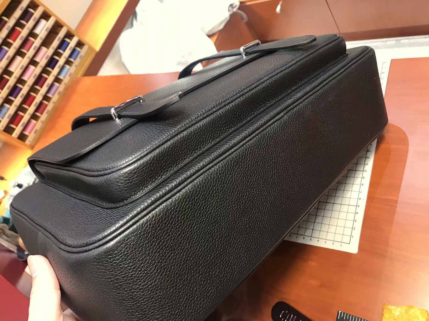 HERMES 爱马仕 男士邮差公文包 BLACK 黑色 现货系列 配全套专柜原版包装 银扣