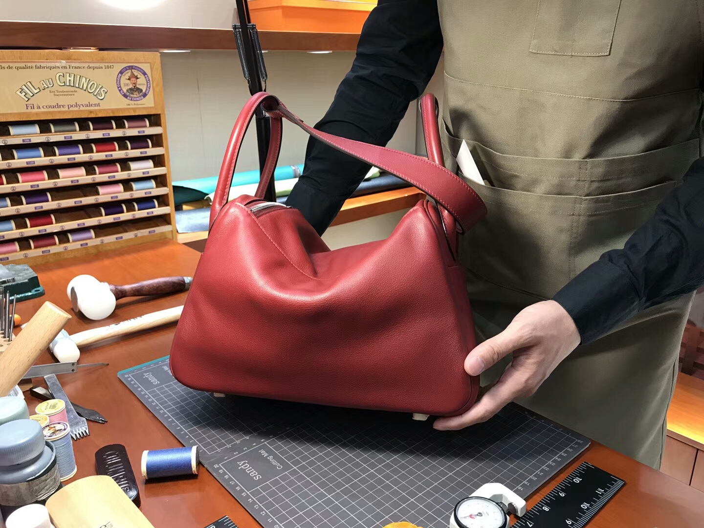 爱马仕 HERMES Lindy 26/30cm  ck55爱马仕红 Rough H 银扣 配全套专柜原版包装