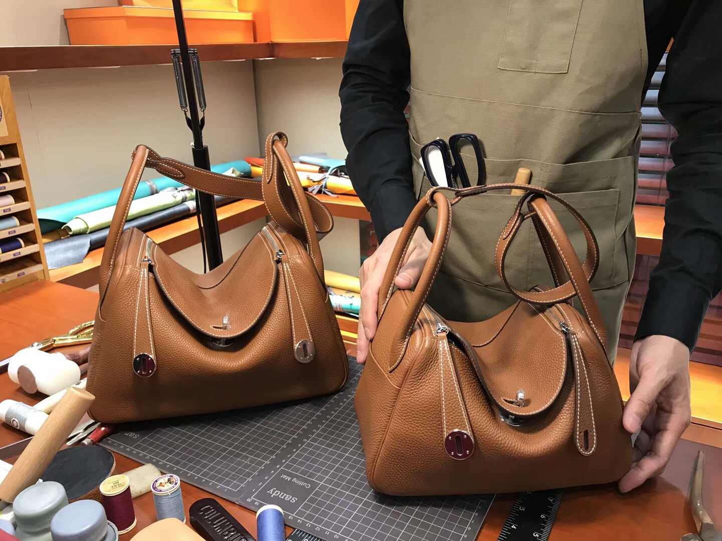 爱马仕 HERMES Lindy 26/30cm evercolour ck37 金棕 银扣 配全套专柜原版包装