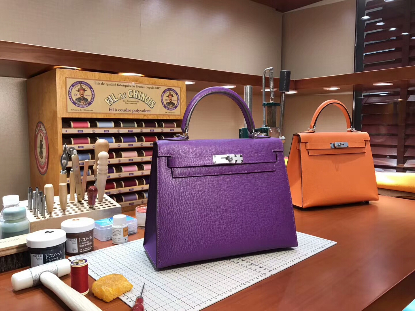 爱马仕Kelly 28CM 现货系列 配全套专柜原版包装 5L 梦幻紫 极度紫 Ultra Violet