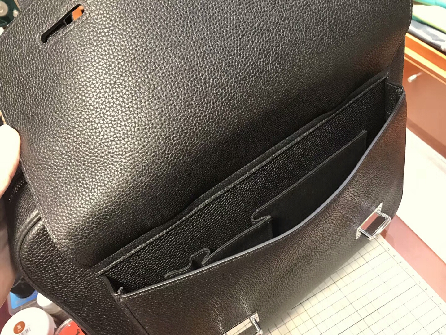 HERMES 爱马仕 男士邮差公文包 BLACK 黑色 现货系列 配全套专柜原版包装 银扣