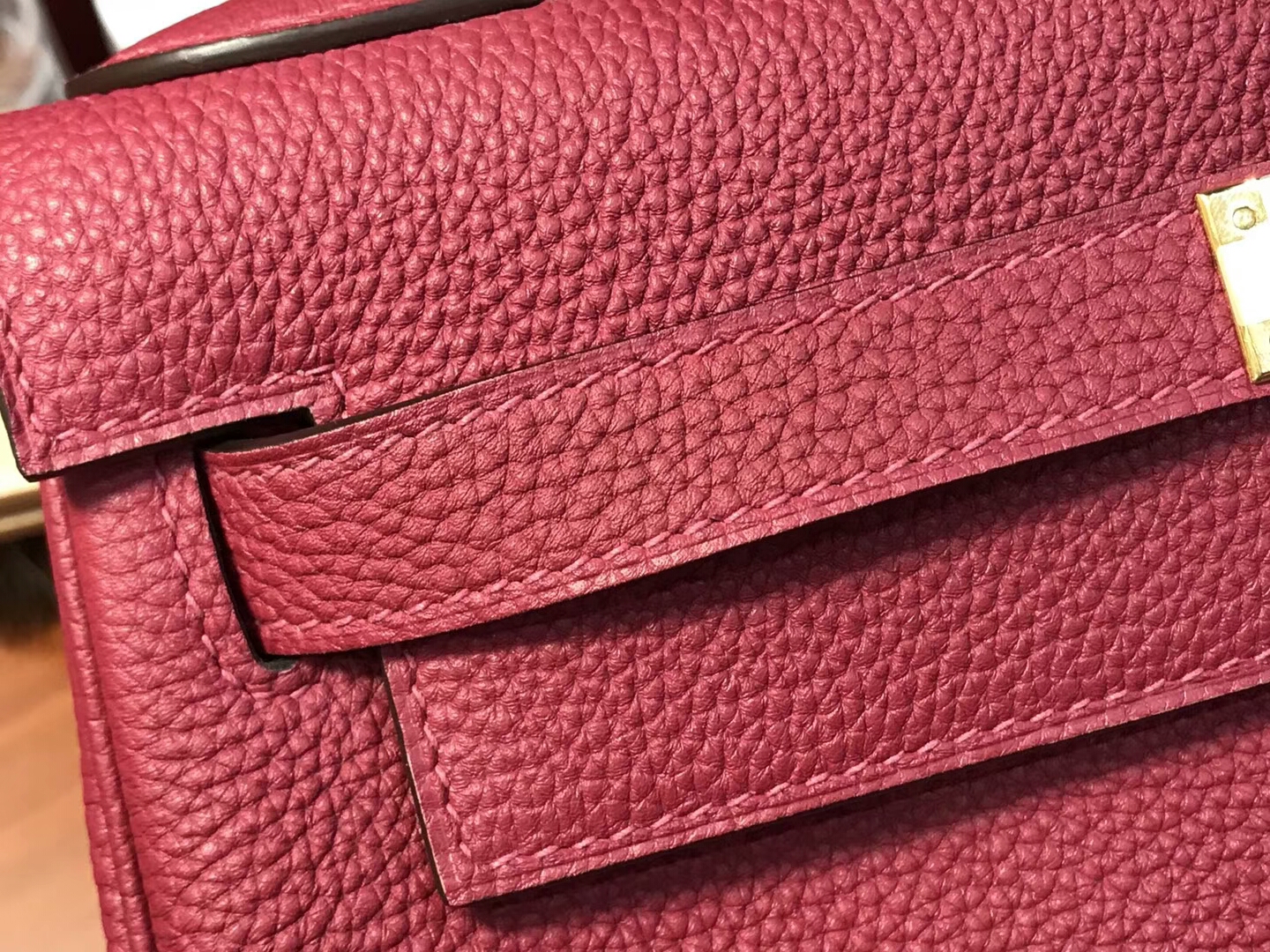 HERMES 爱马仕 ruby 宝石红 b5 Kelly 28CM Togo皮 纯手工蜡线 法国TR级别的进口皮料 配全套专柜包装发票