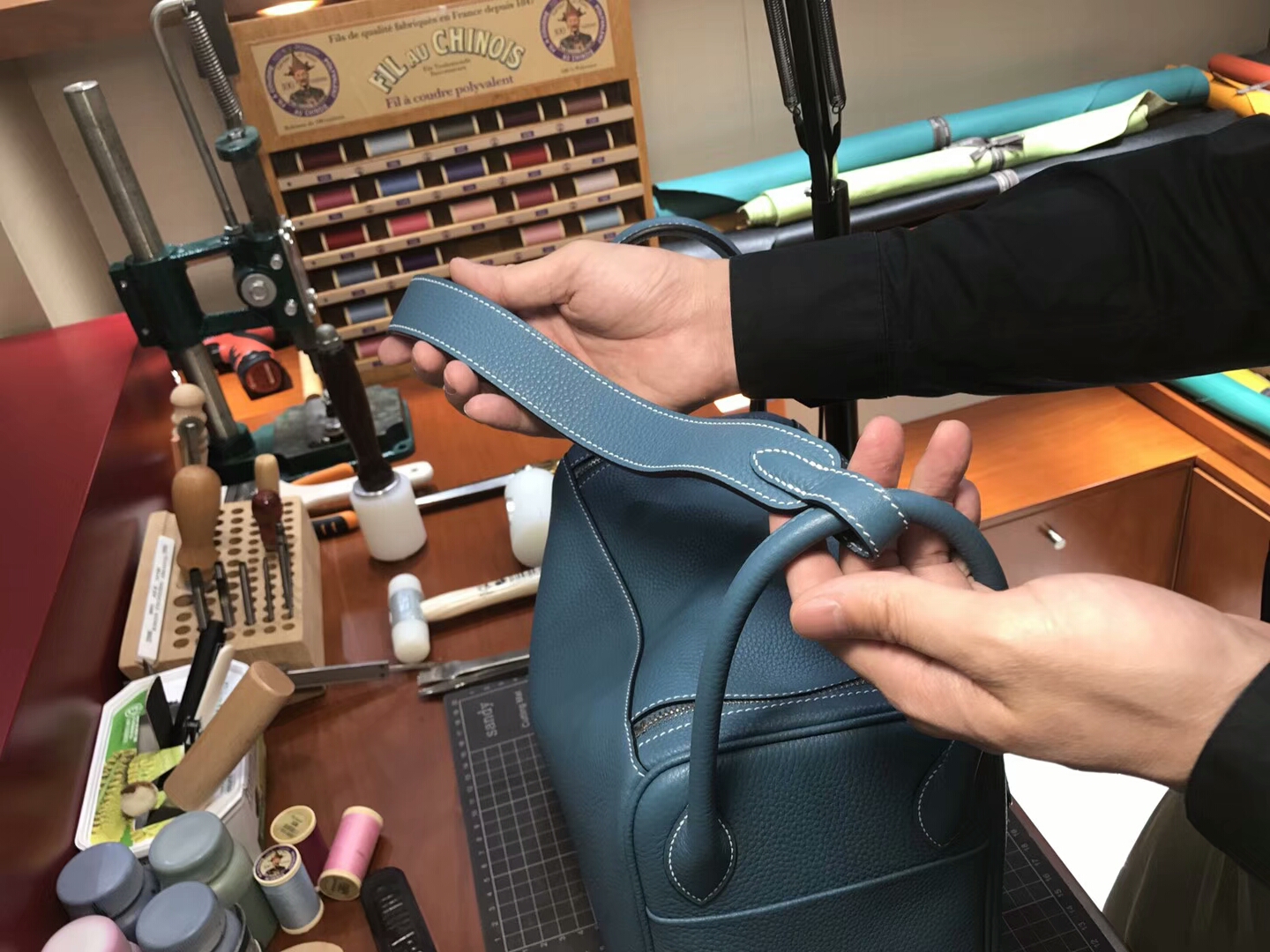 爱马仕 HERMES Lindy 26/30cm r2玛瑙蓝 银扣 配全套专柜原版包装