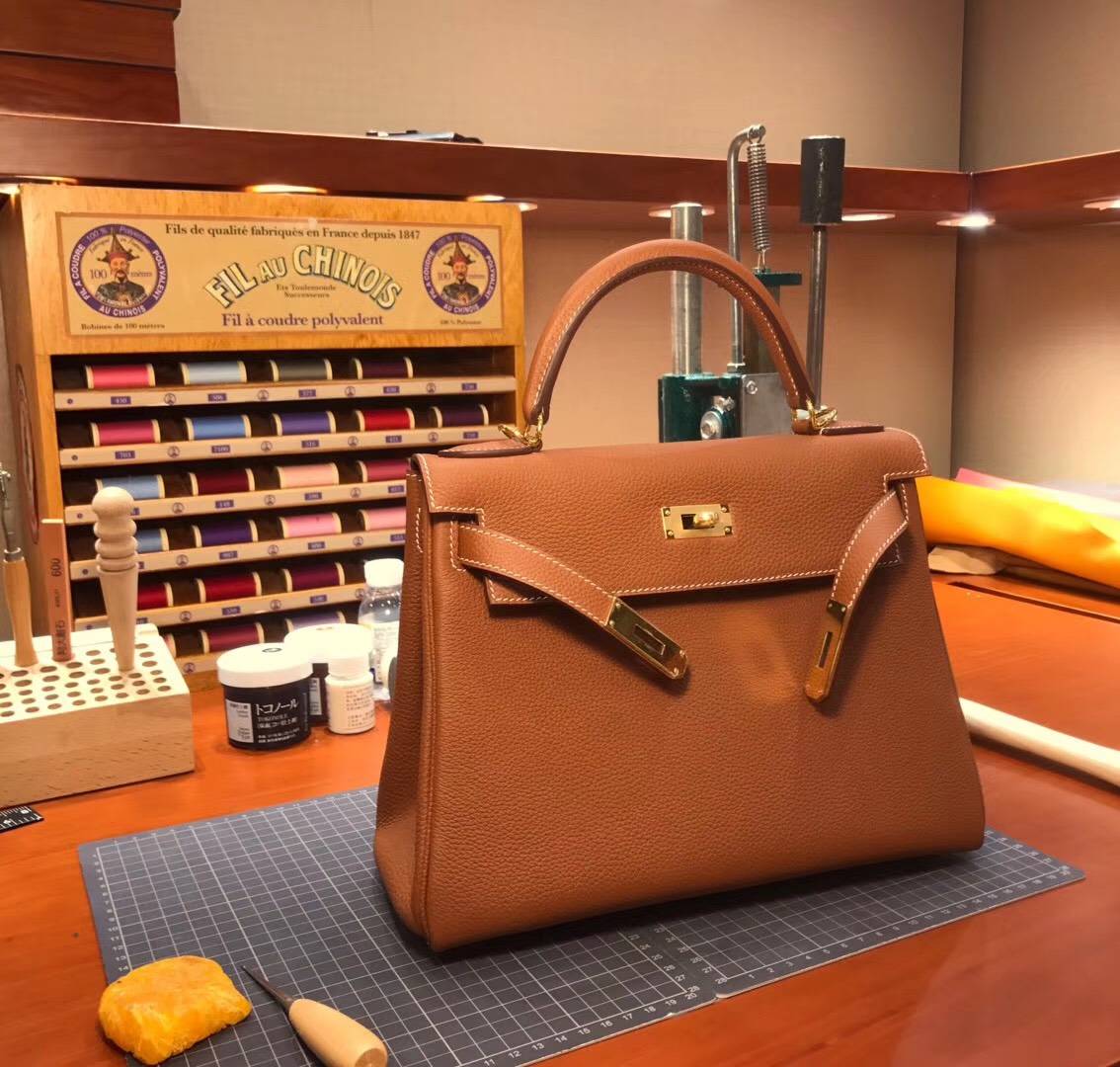 HERMES 爱马仕Kelly 28CM Togo皮 纯手工蜡线 法国TR级别的进口皮料 配全套专柜包装发票 CK37 金棕色