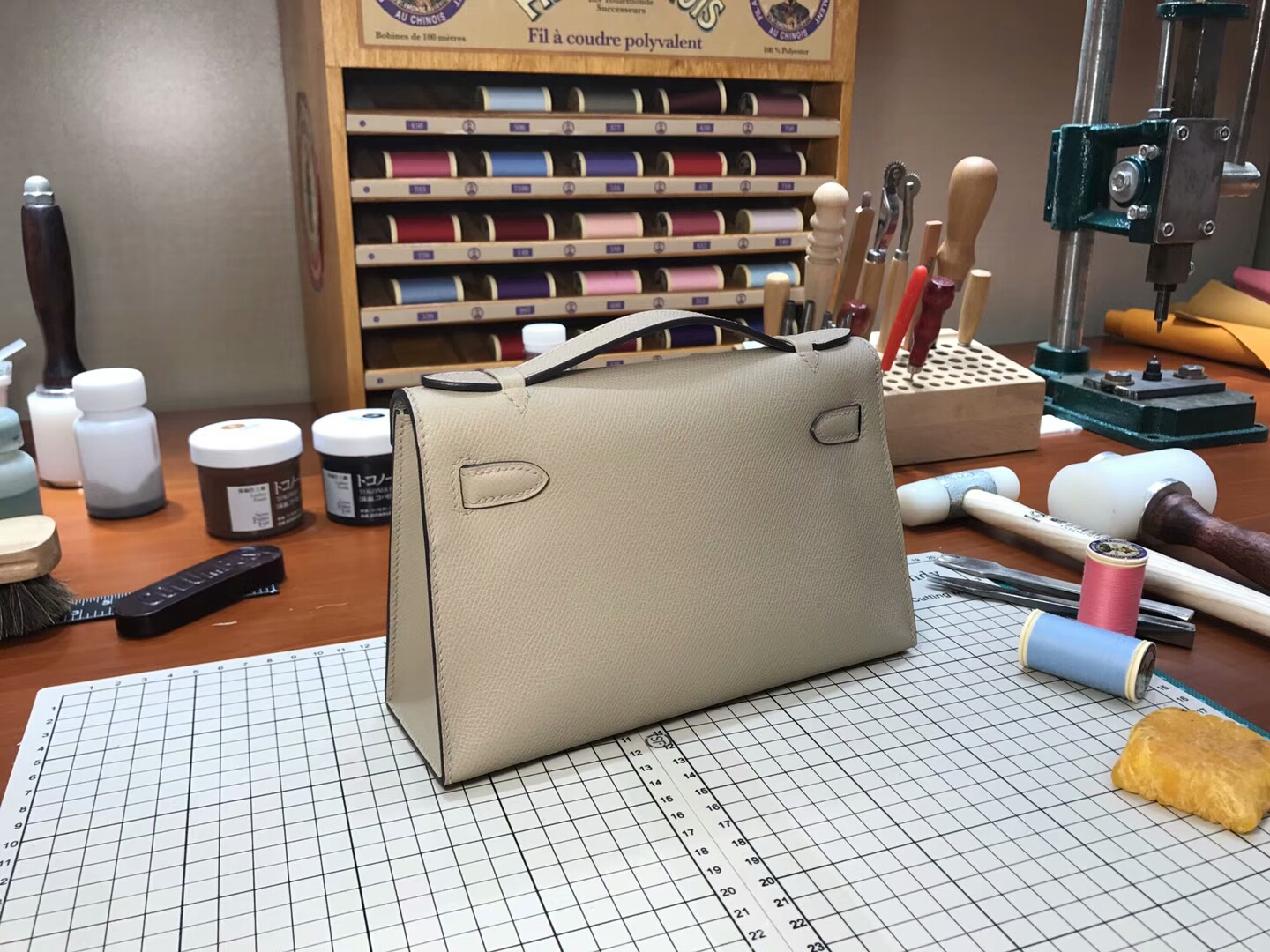 HERMES 爱马仕 迷你凯莉 MiniKelly 奶昔白 粉笔白 cc10 craie 金扣 全球发售