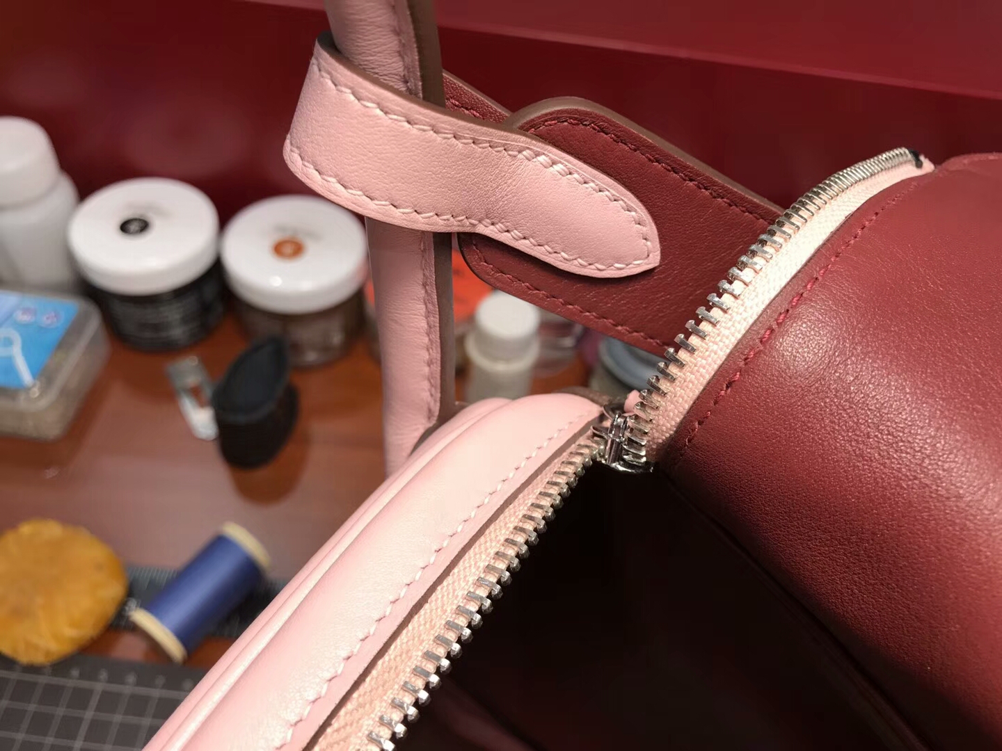 爱马仕 HERMES Lindy 26/30cm 3Q 水粉色 rose sakura 银扣 配全套专柜原版包装
