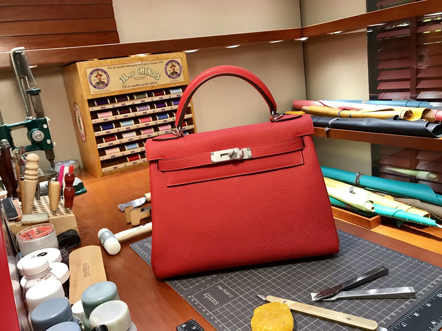 爱马仕HERMES Q5 國旗紅 Kelly 28CM Togo皮 纯手工蜡线 法国TR级别的进口皮料 配全套专柜包装发票