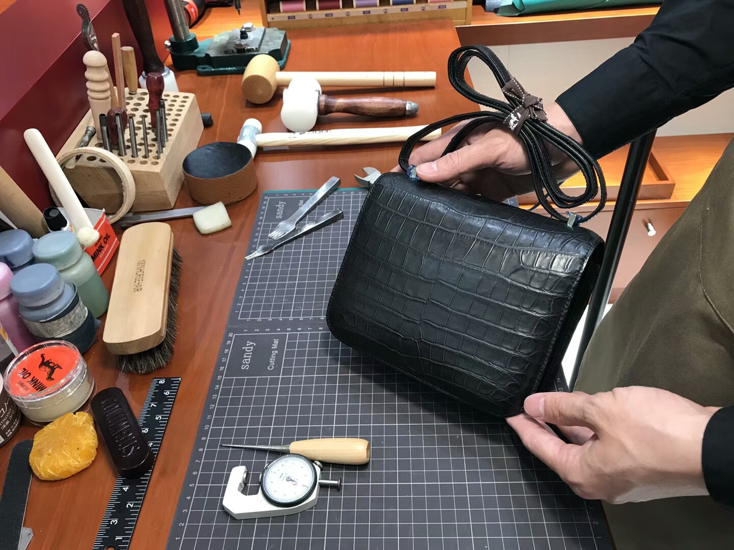 HERMES 爱马仕 空姐包 Constance BLACK 黑色 哑光鳄鱼皮 配全套专柜原版包装