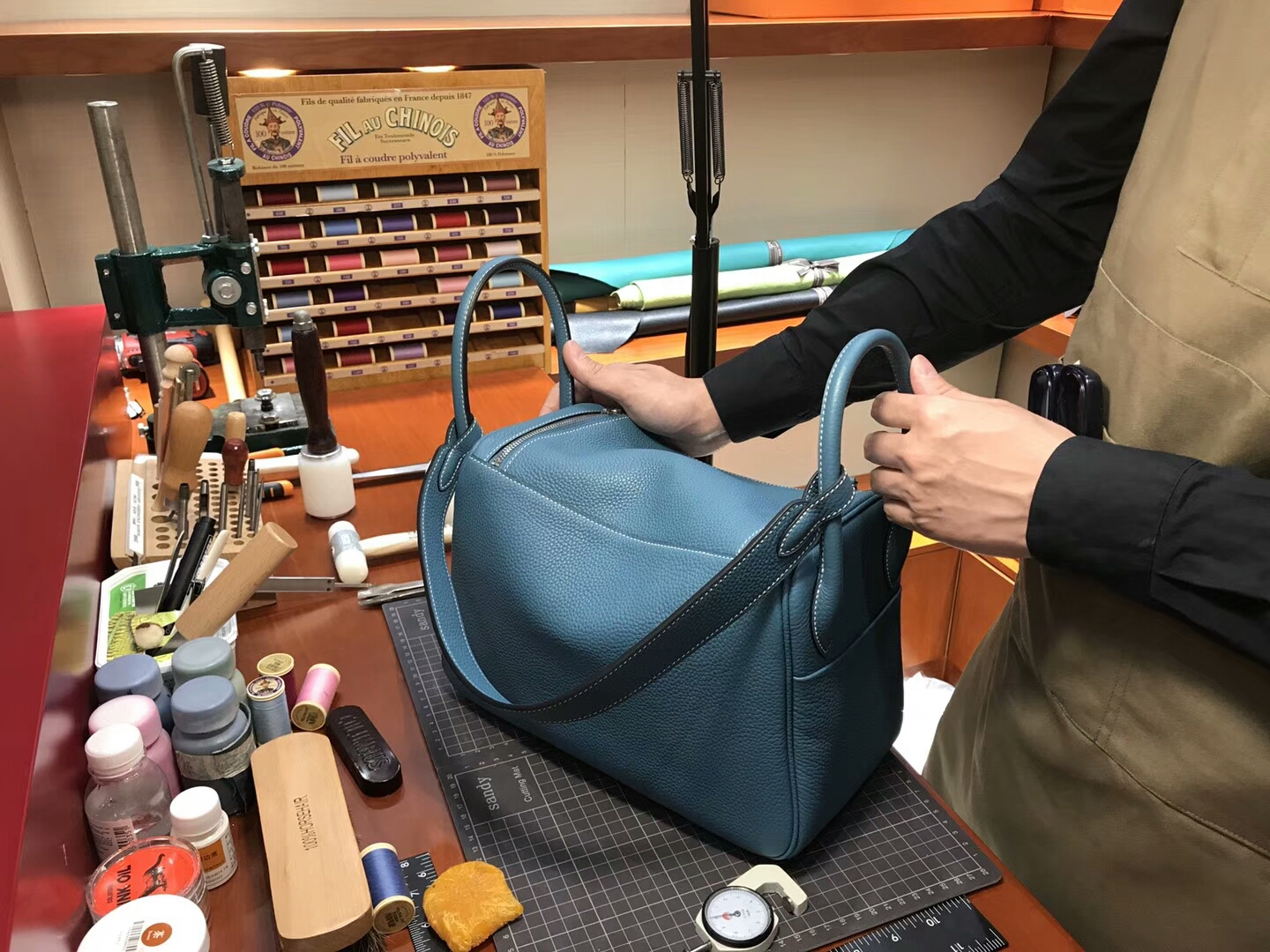 爱马仕 HERMES Lindy 26/30cm r2玛瑙蓝 银扣 配全套专柜原版包装