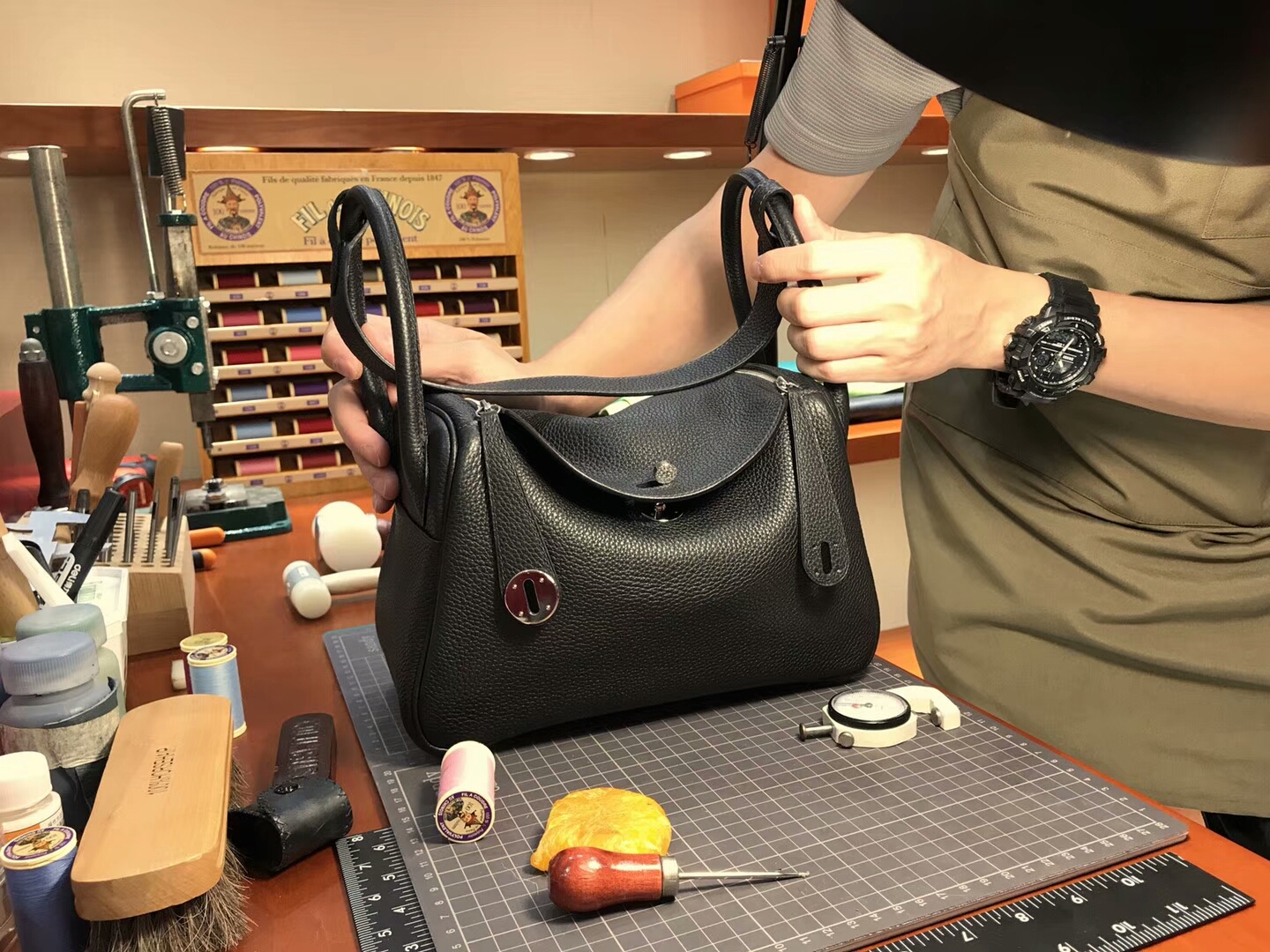 爱马仕 HERMES Lindy 26/30cm CK89 Noir 黑色  银扣 配全套专柜原版包装