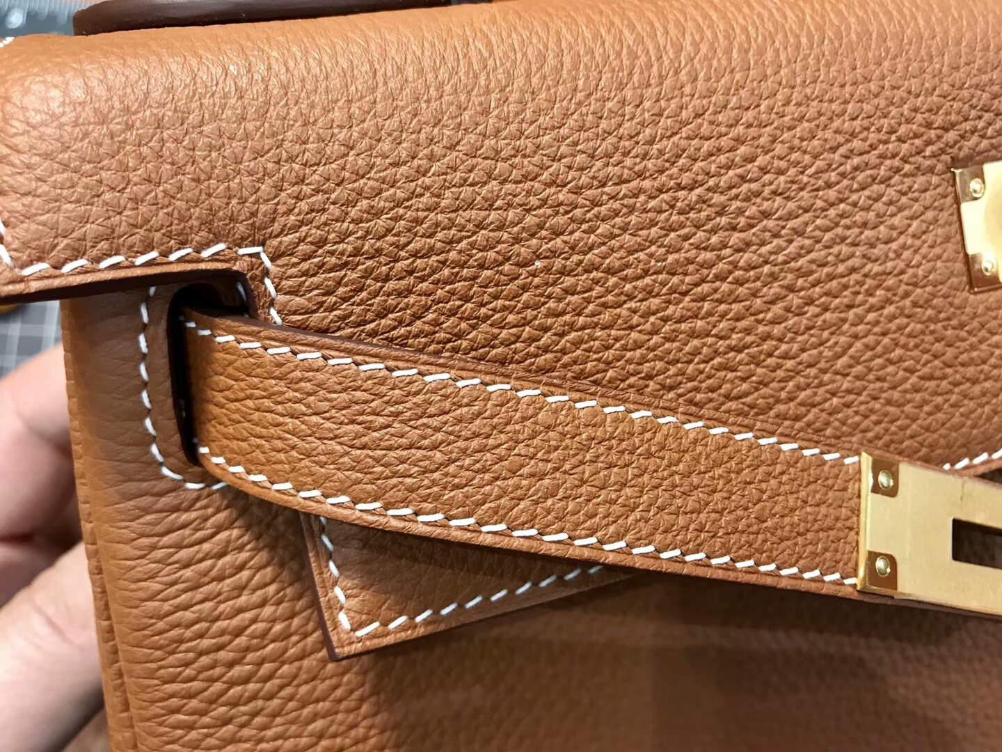 HERMES 爱马仕 ck37 金棕 Kelly 28CM Togo皮 纯手工蜡线 法国TR级别的进口皮料 配全套专柜包装发票