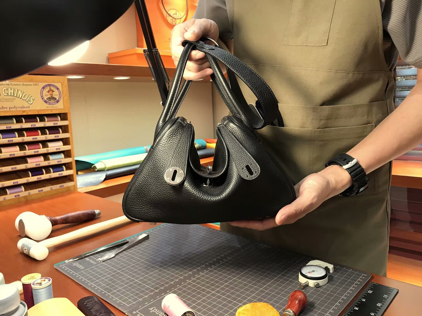 爱马仕 HERMES Lindy 26/30cm CK89 Noir 黑色  银扣 配全套专柜原版包装
