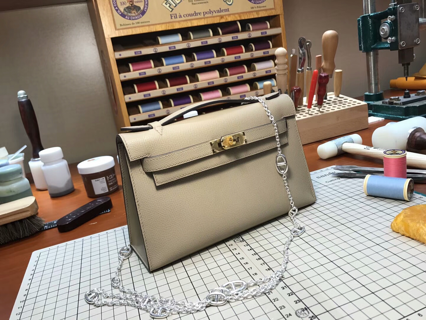 HERMES 爱马仕 迷你凯莉 MiniKelly 奶昔白 粉笔白 cc10 craie 金扣 全球发售