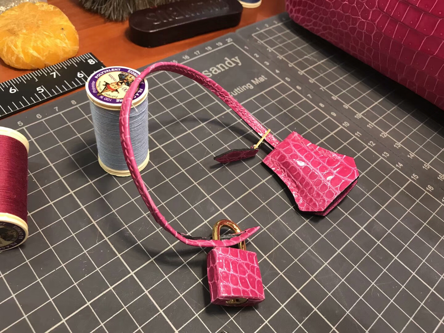 爱马仕 HERMES 铂金包 Birkin 25cm 配全套专柜原版包装 全球发售 鳄鱼 Rose Tyrien 糖果粉 E5