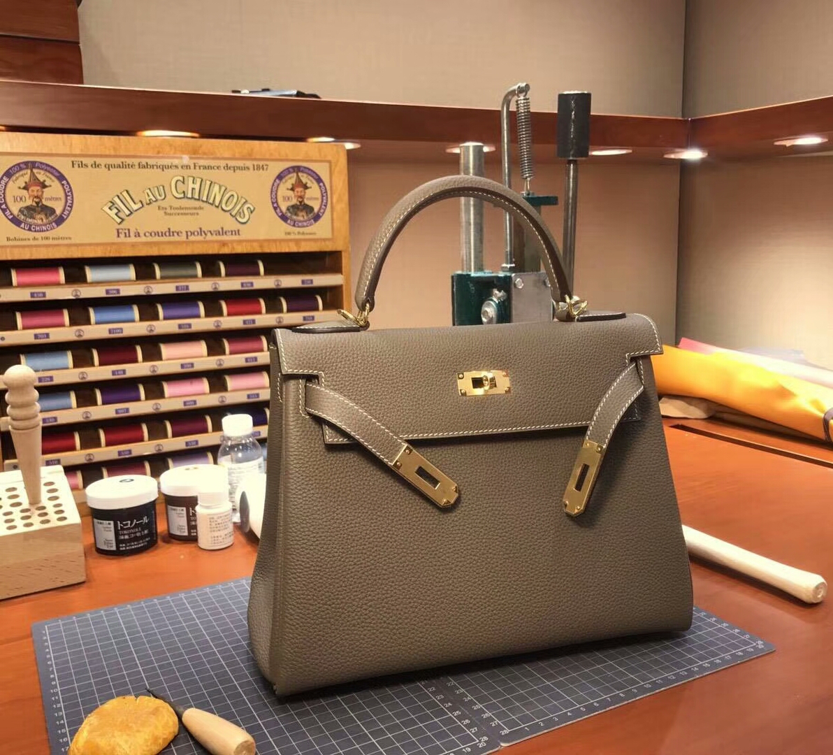 HERMES 爱马仕CK18 Etoupe 大象灰 Kelly 28CM Togo皮 纯手工蜡线 法国TR级别的进口皮料 配全套专柜包装发票