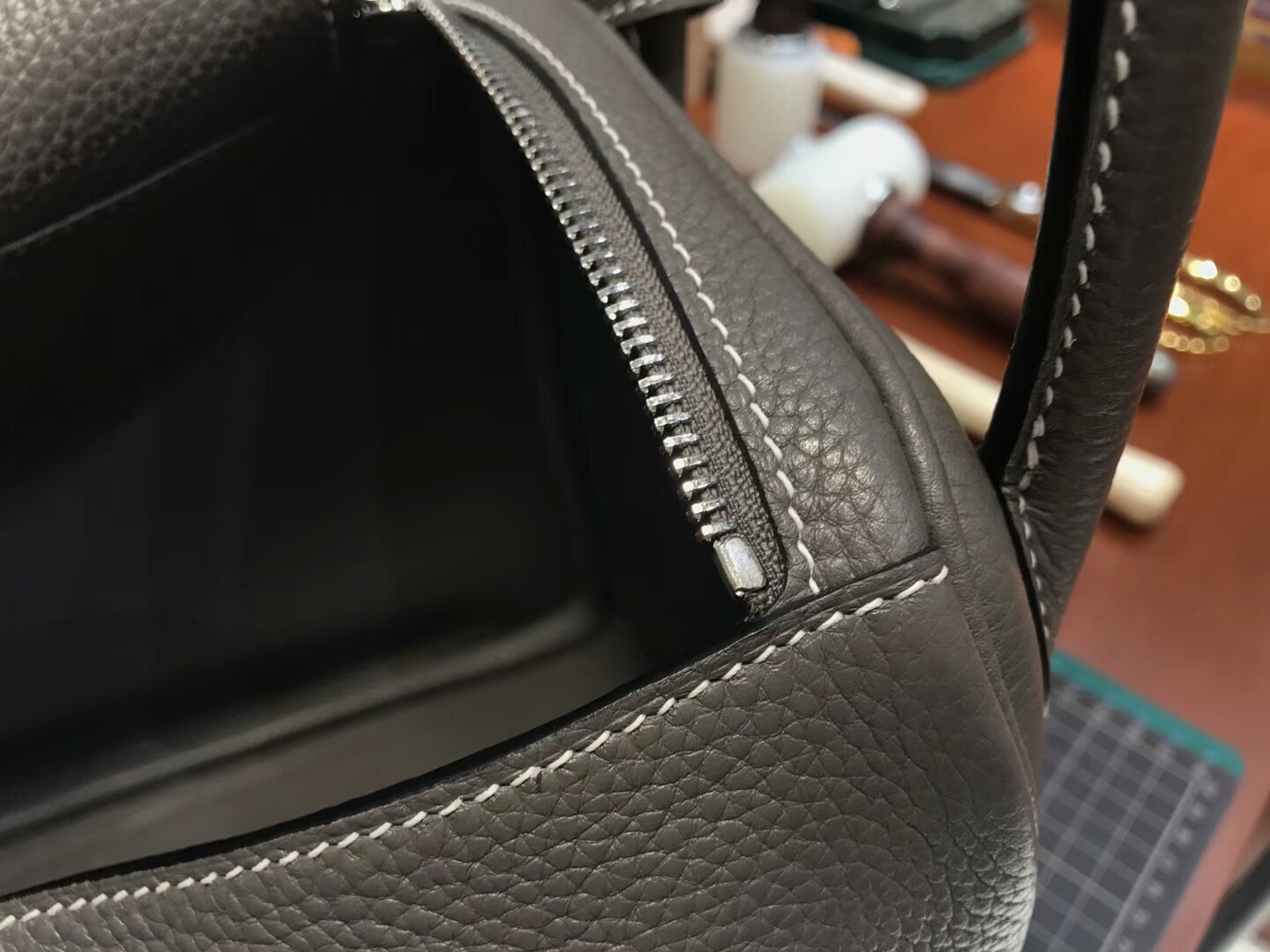 8F 錫器灰 Etain 爱马仕 HERMES Lindy 26/30cm 银扣 配全套专柜原版包装