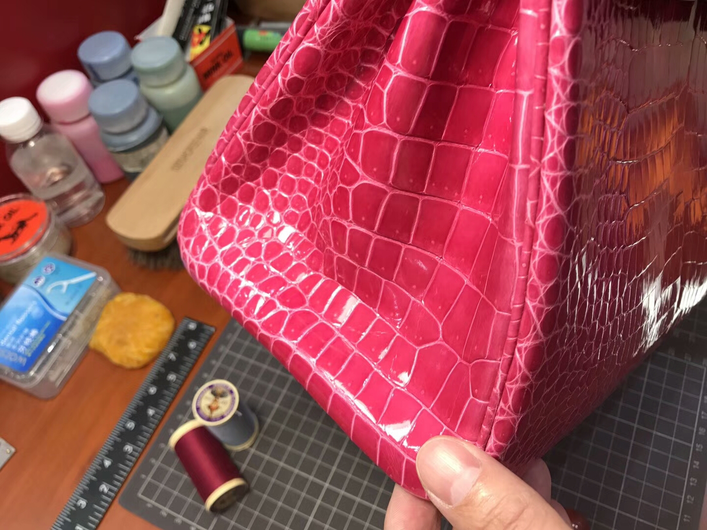 爱马仕 HERMES 铂金包 Birkin 25cm 配全套专柜原版包装 全球发售 鳄鱼 Rose Tyrien 糖果粉 E5