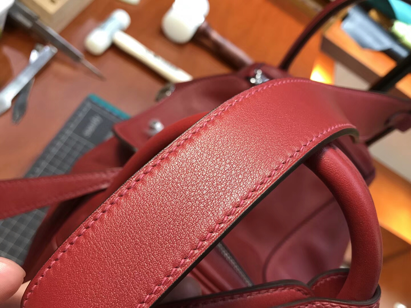爱马仕 HERMES Lindy 26/30cm  ck55爱马仕红 Rough H 银扣 配全套专柜原版包装