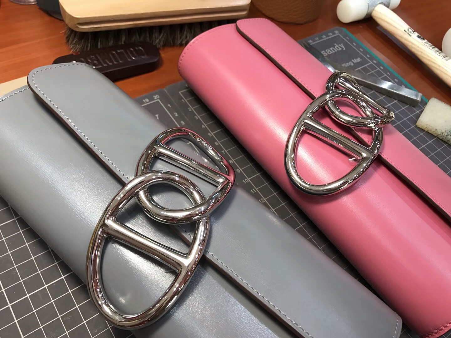 Egee Clutch 猪鼻子手拿包 8F Etain 银锡灰 锡器灰 HERMES 爱马仕 配全套专柜原版包装 全球发售