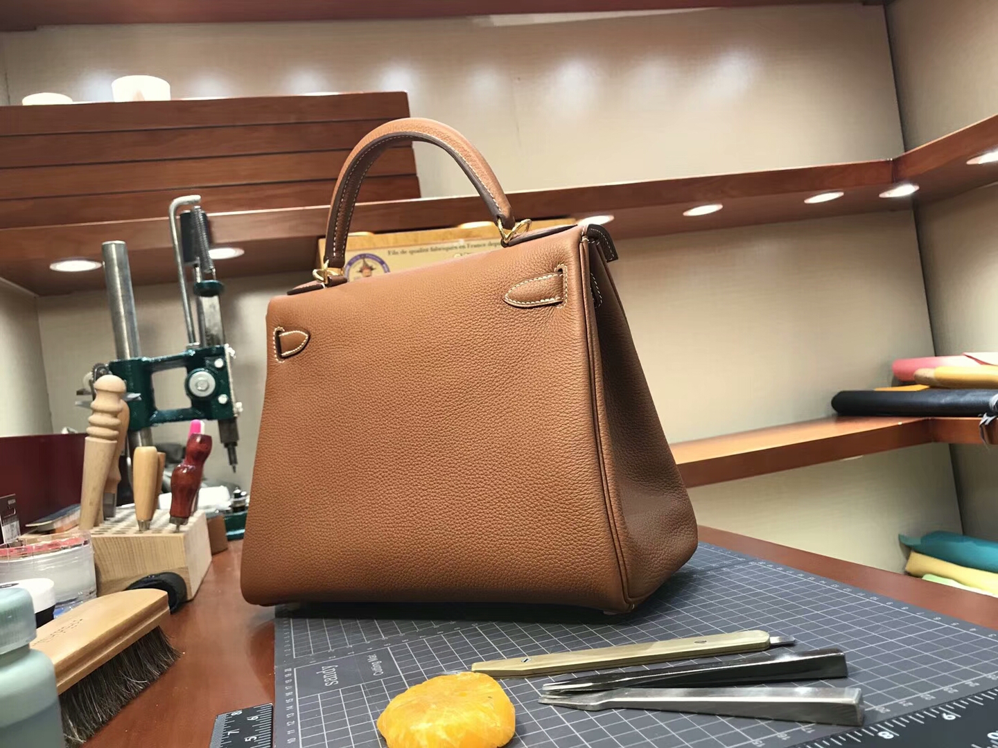 HERMES 爱马仕 ck37 金棕 Kelly 28CM Togo皮 纯手工蜡线 法国TR级别的进口皮料 配全套专柜包装发票