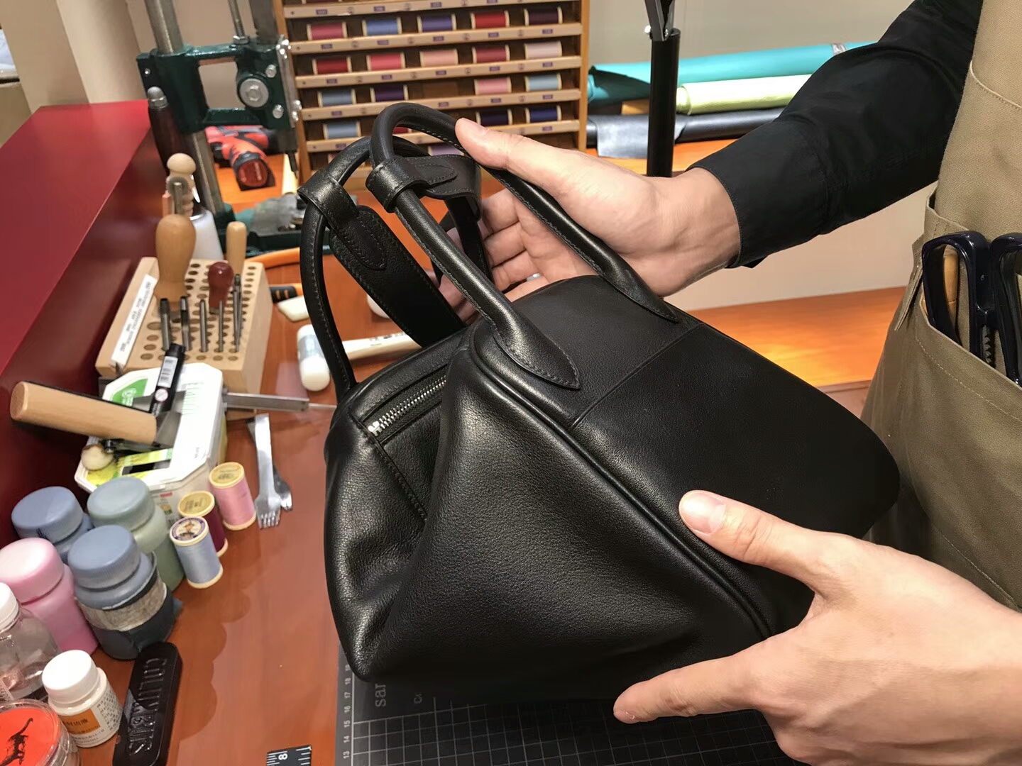 爱马仕 HERMES Lindy 26/30cm swift 89 黑色 noir 银扣 配全套专柜原版包装