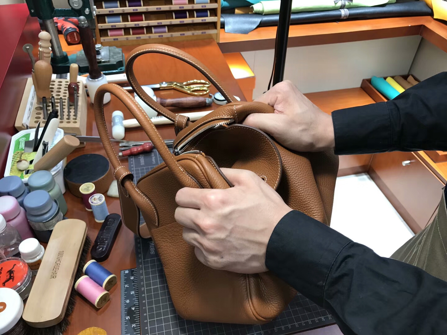 爱马仕 HERMES Lindy 26/30cm evercolour ck37 金棕 银扣 配全套专柜原版包装