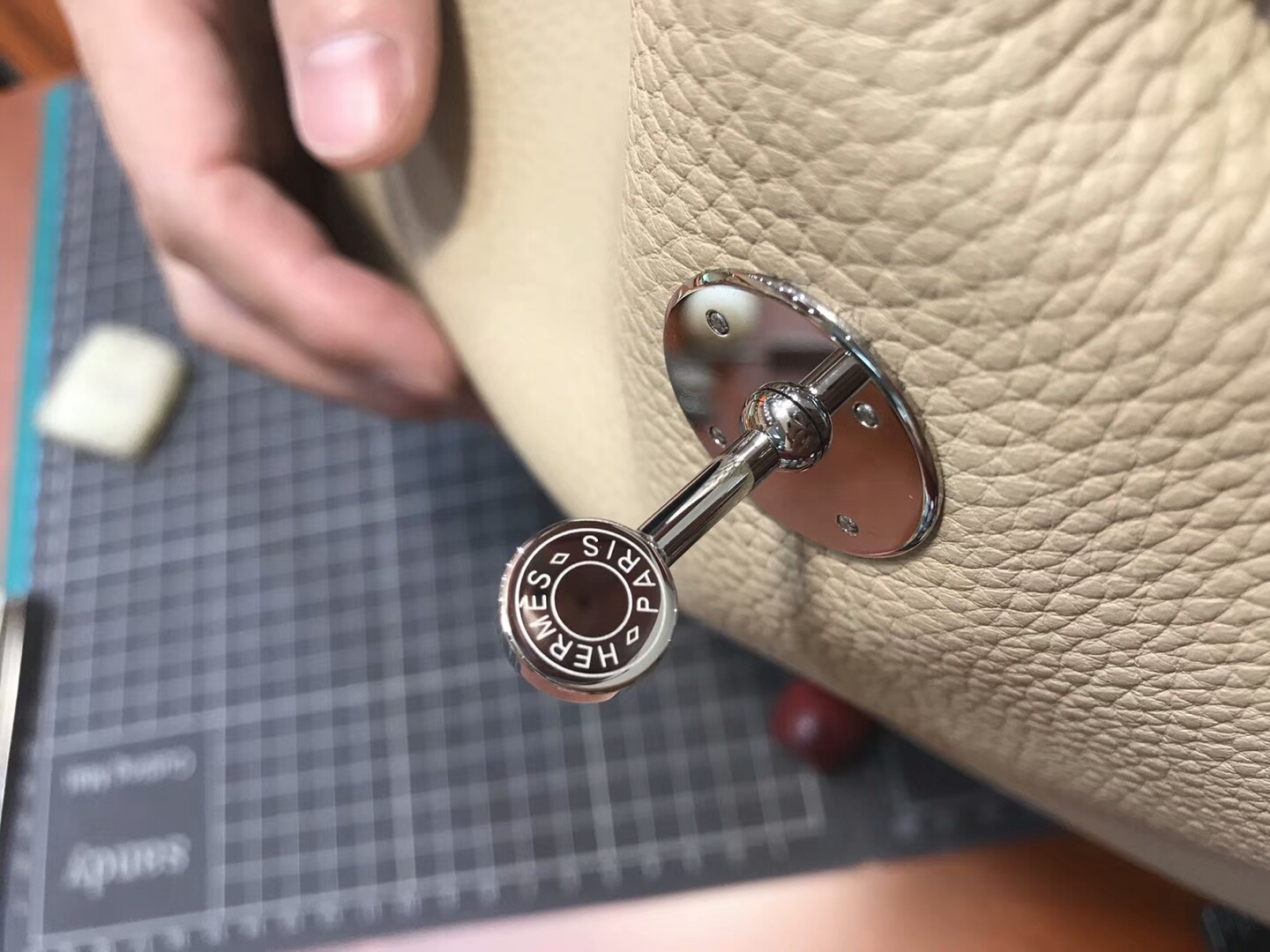 爱马仕 HERMES Lindy 26/30cm s2 风衣灰 trench 银扣 配全套专柜原版包装
