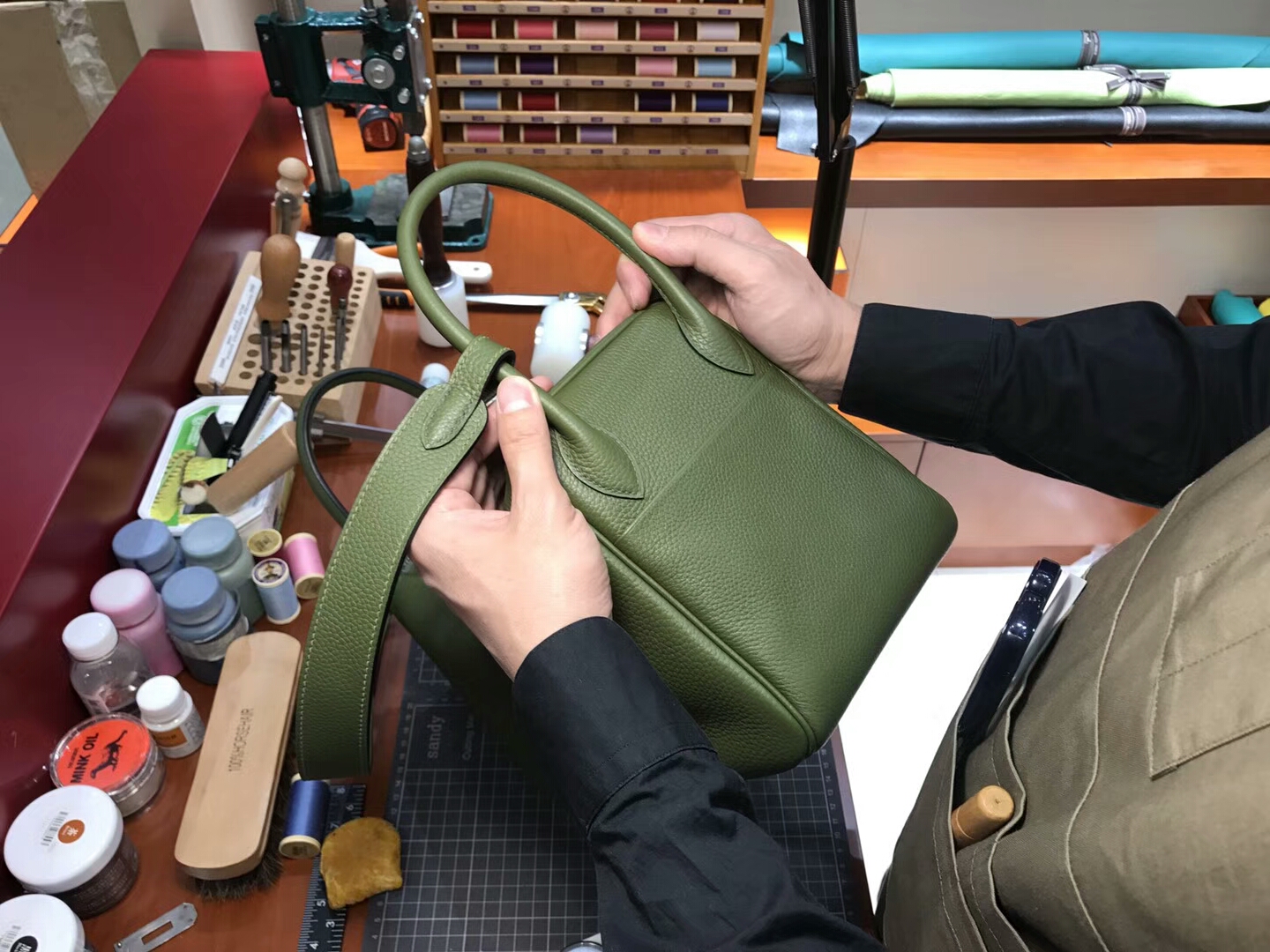 爱马仕 HERMES Lindy 26/30cm 6h橄榄绿vert veronese 银扣 配全套专柜原版包装