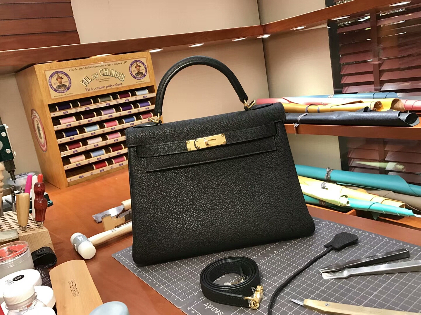 HERMES 爱马仕 BLACK 黑色 Kelly 28CM Togo皮 纯手工蜡线 法国TR级别的进口皮料 配全套专柜包装发票