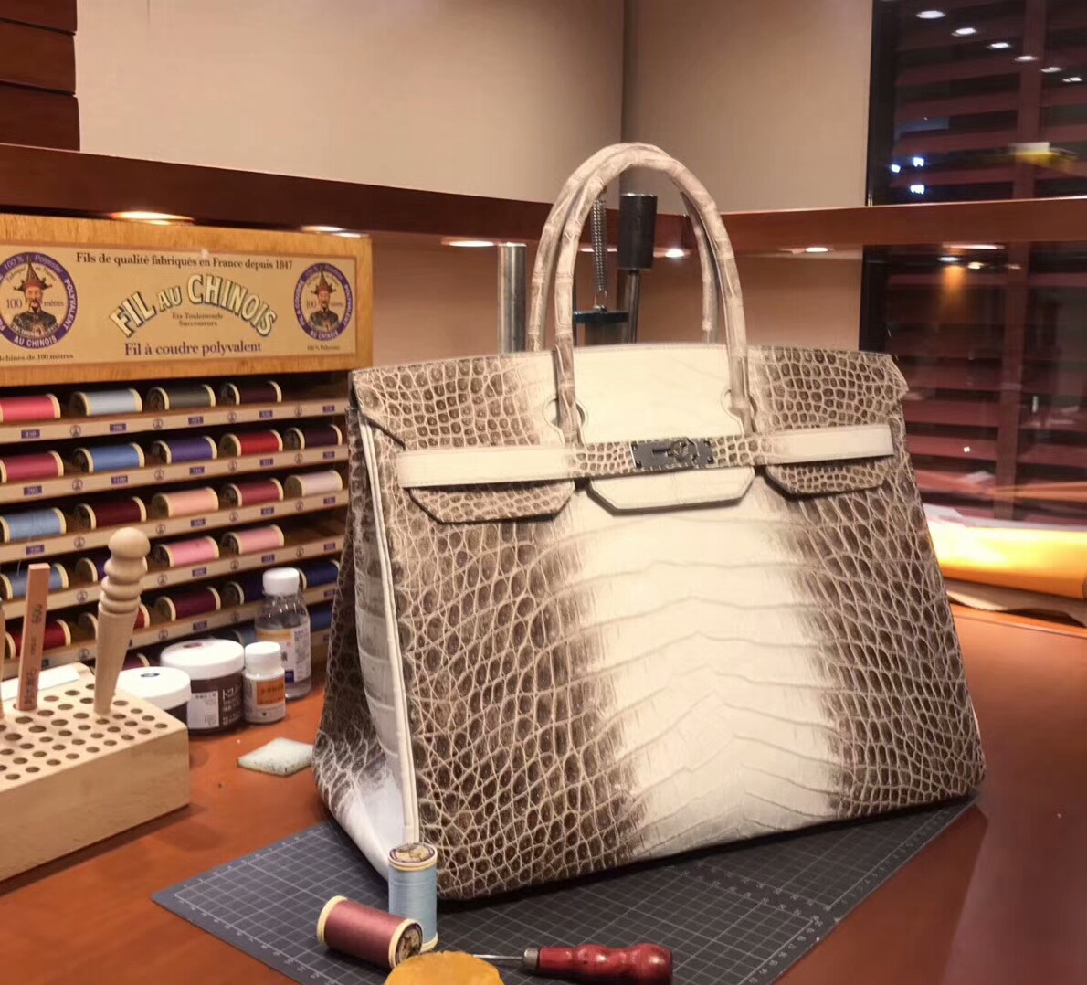 爱马仕 HERMES 铂金包 Birkin 30cm 配全套专柜原版包装 全球发售 鳄鱼喜马拉雅