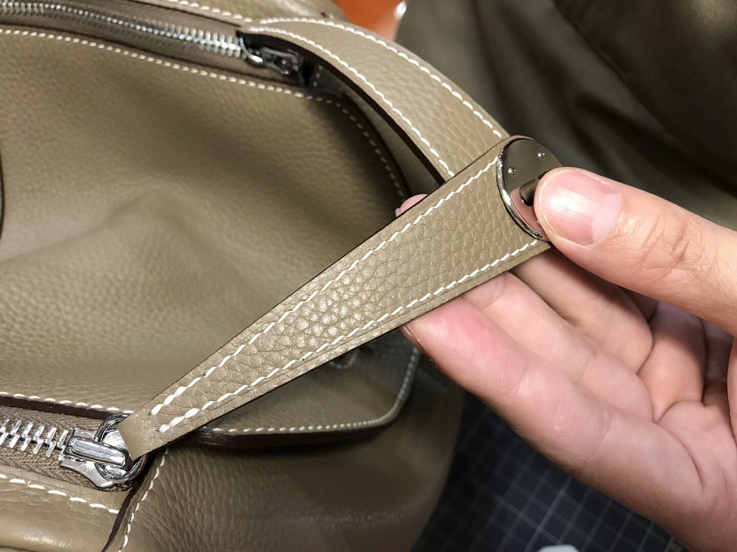 爱马仕 HERMES Lindy 26/30cm 8F 錫器灰 Etain 银扣 配全套专柜原版包装